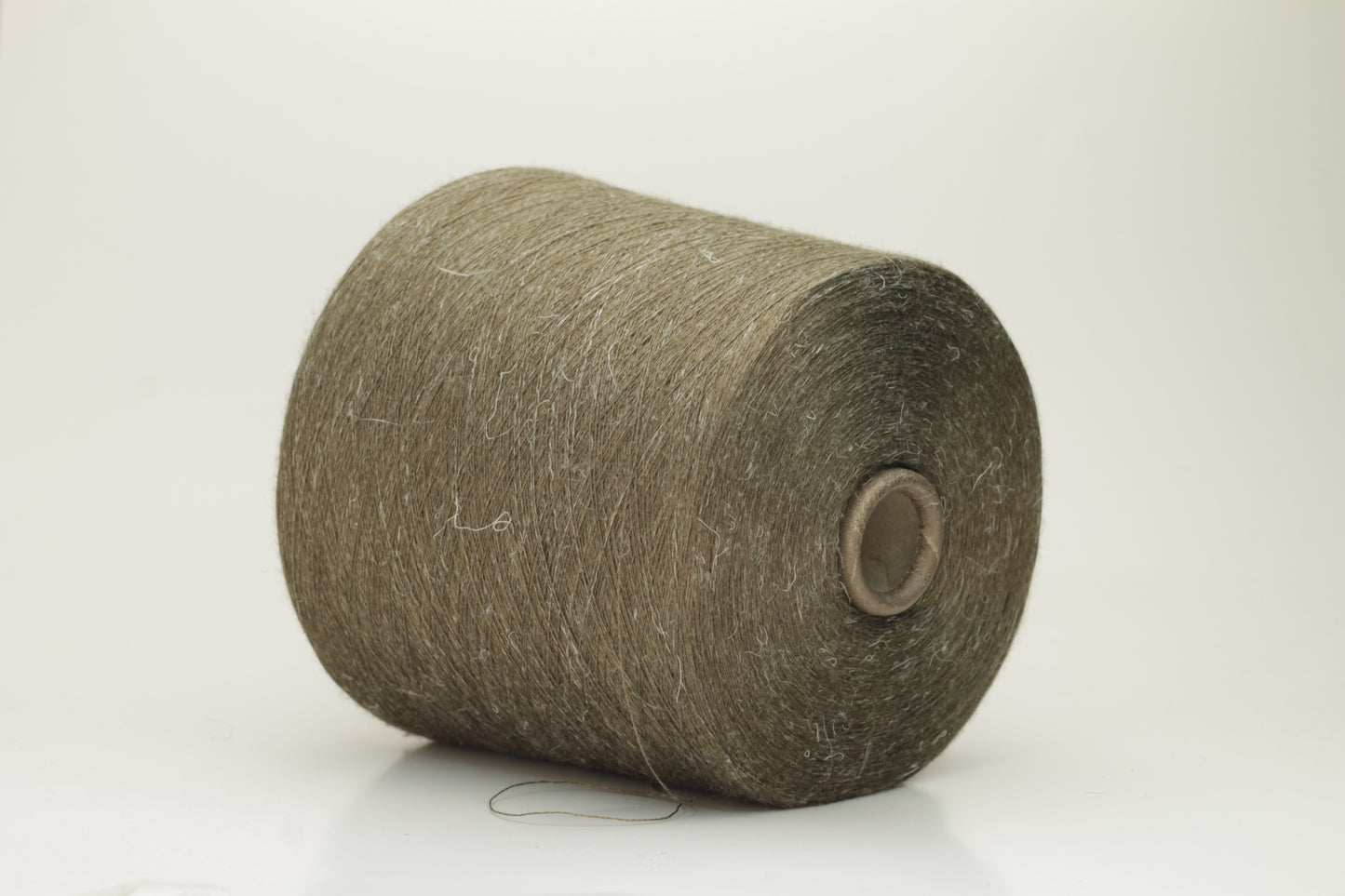 Silk 60%, Cashmere 30%, Lino 10% Nm 3/80,Zegna Baruffa. Color Brown