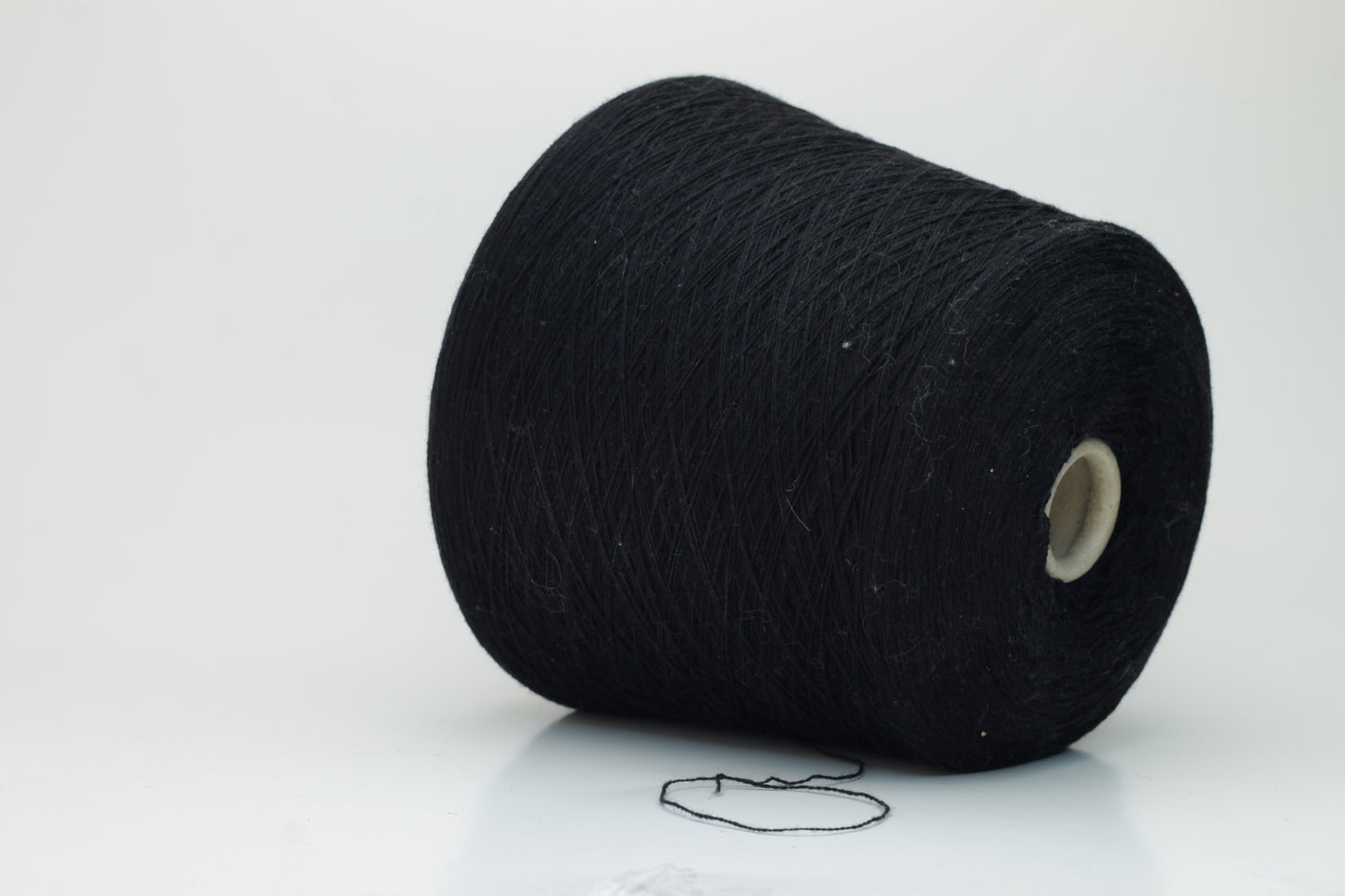 Merino 75%, Cashmere 10%, Seta 15% yarn, 2/28, Papi Fabio, Color Black