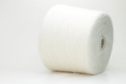 SuperKidMohair 63%, Silk 37%, Nm 10000. White
