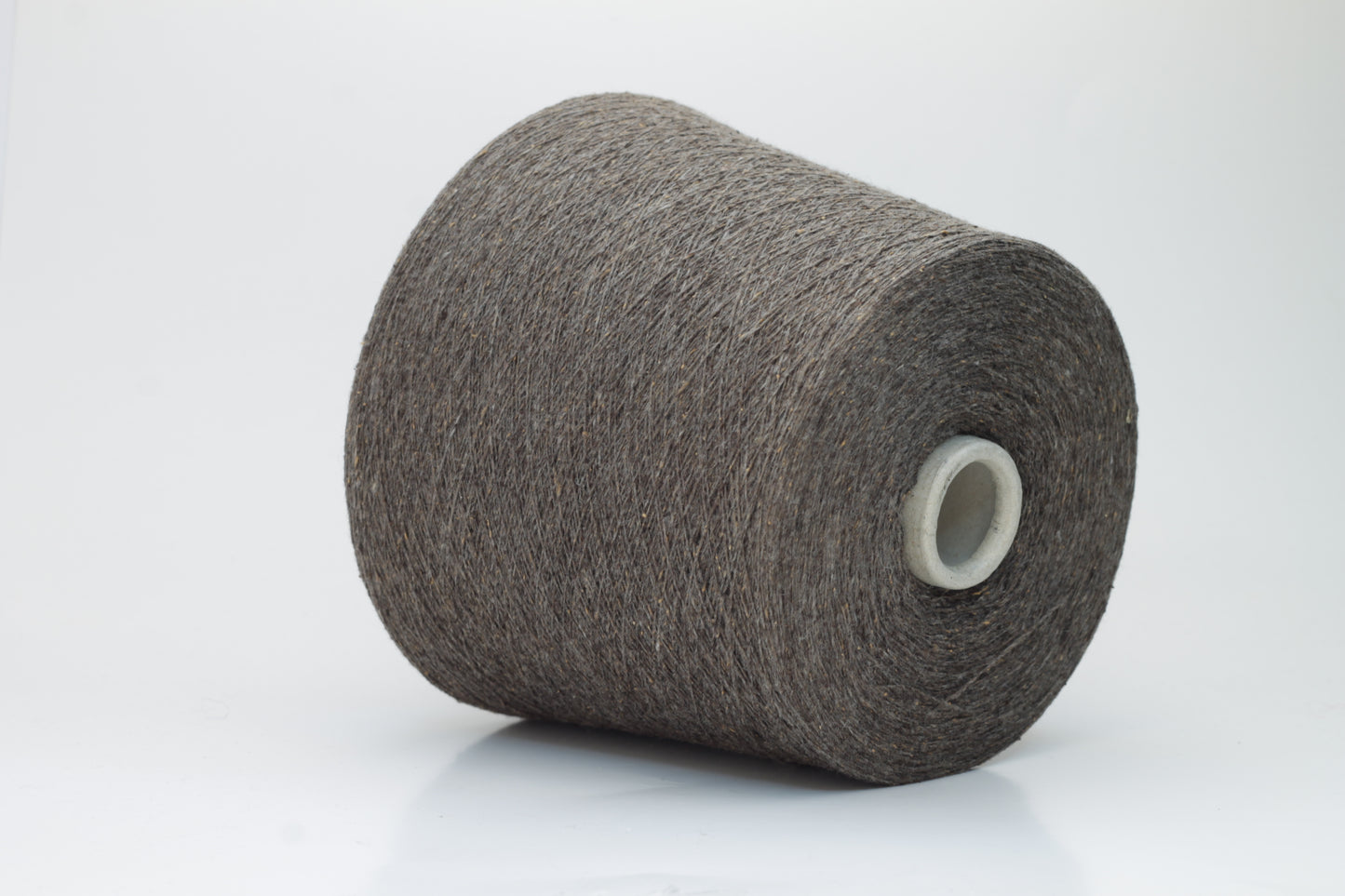 Frisby, 50% Merino, 25% Silk, 25% PA, Nm 1/15000, Color Brown