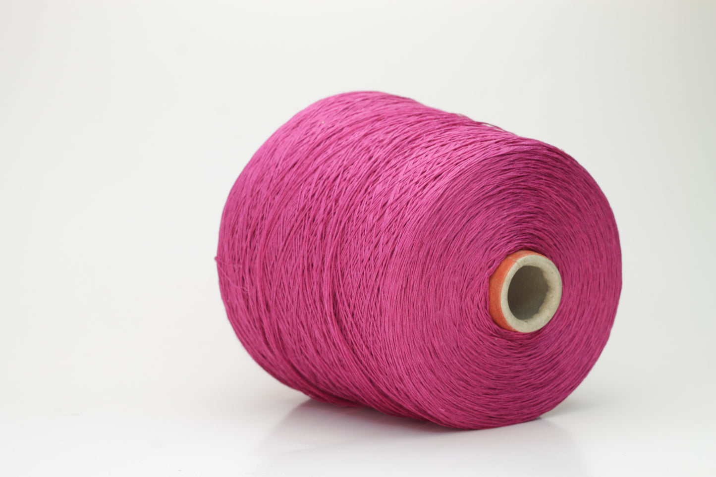Lino yarn on Cone 100%, Nm 8/39, Storai, Color Fuxia. Per 100 gr