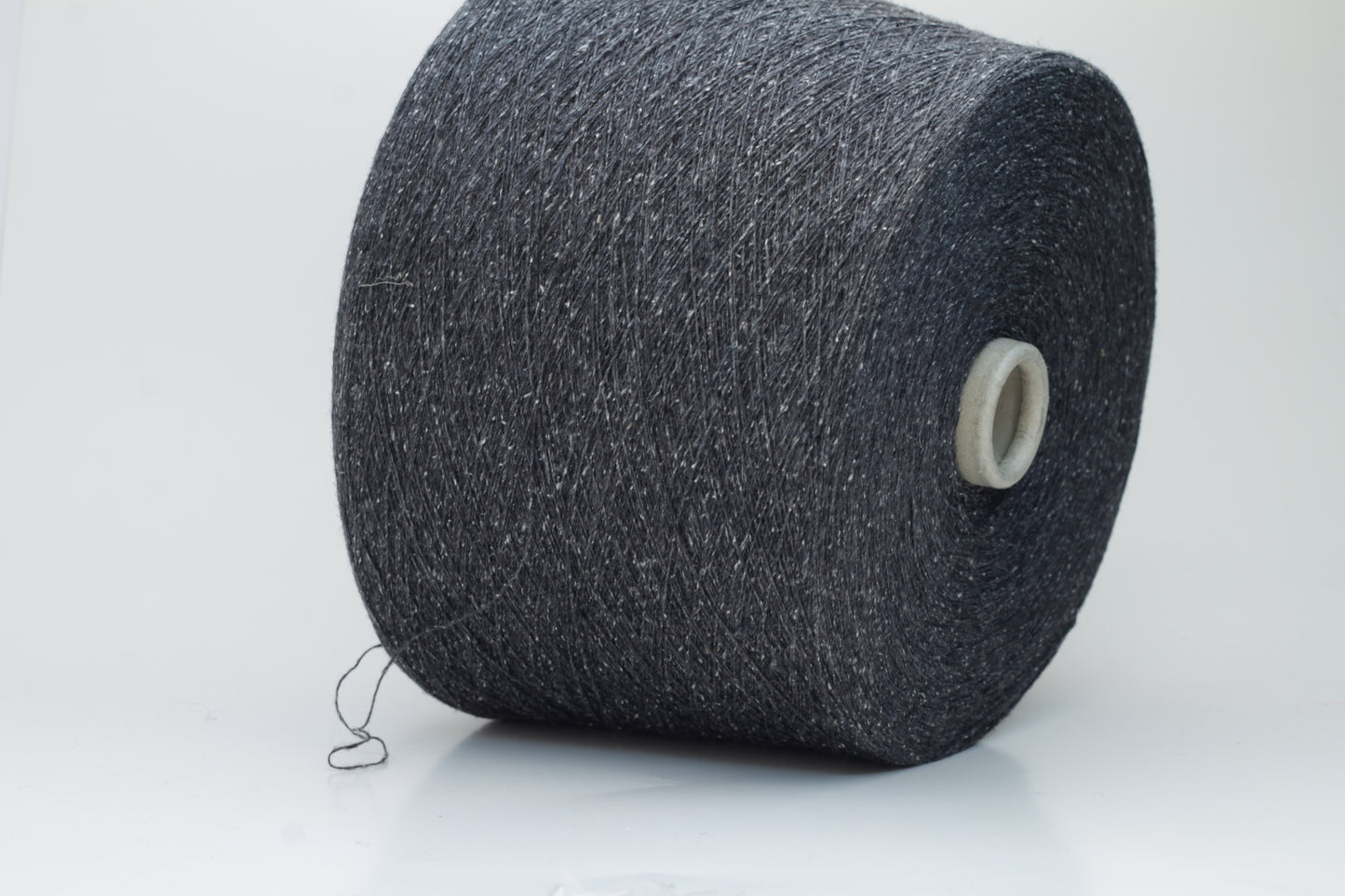 Frisby, 50% Merino, 25% Silk, 25% PA, Nm 1/15000, Color Black
