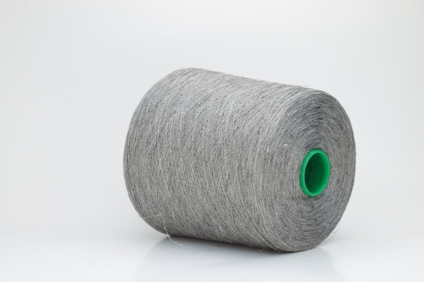 Fine, single-ply linen yarn in a New Opale. Reveals a crisp texture and subtle natural sheen, typical of pure linen fiber.