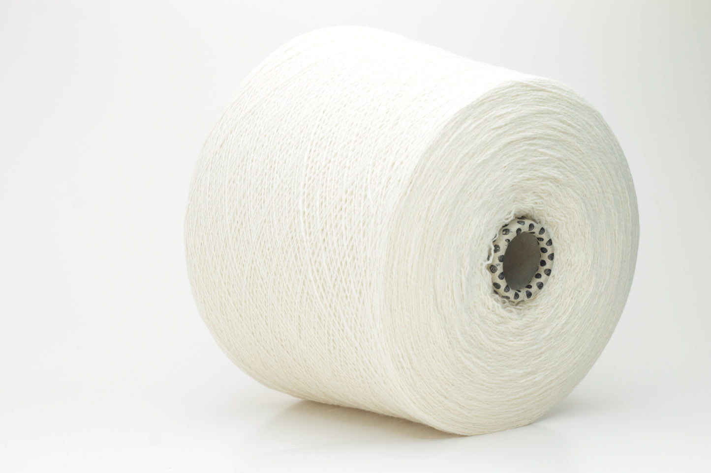 Cashmere 98% & Merino 2%. Nm 1/11, Filati biagioli modesto Flock. White