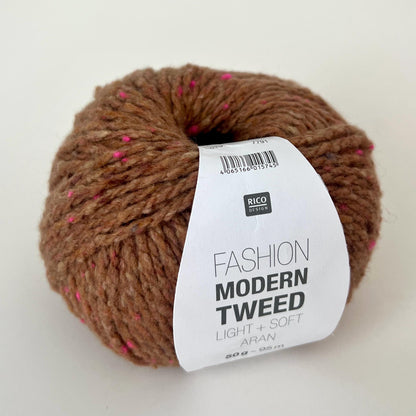 Brown, 60% Merino wool, 20% Viscose, 25% PA. 50gr. Rico Design