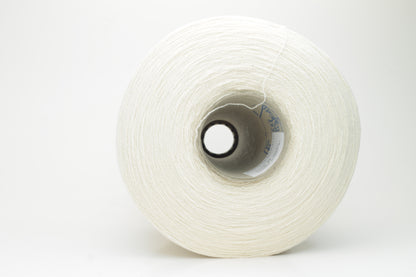 Cashmere 98% & Merino 2%. Nm 1/11, Filati biagioli modesto Flock. White