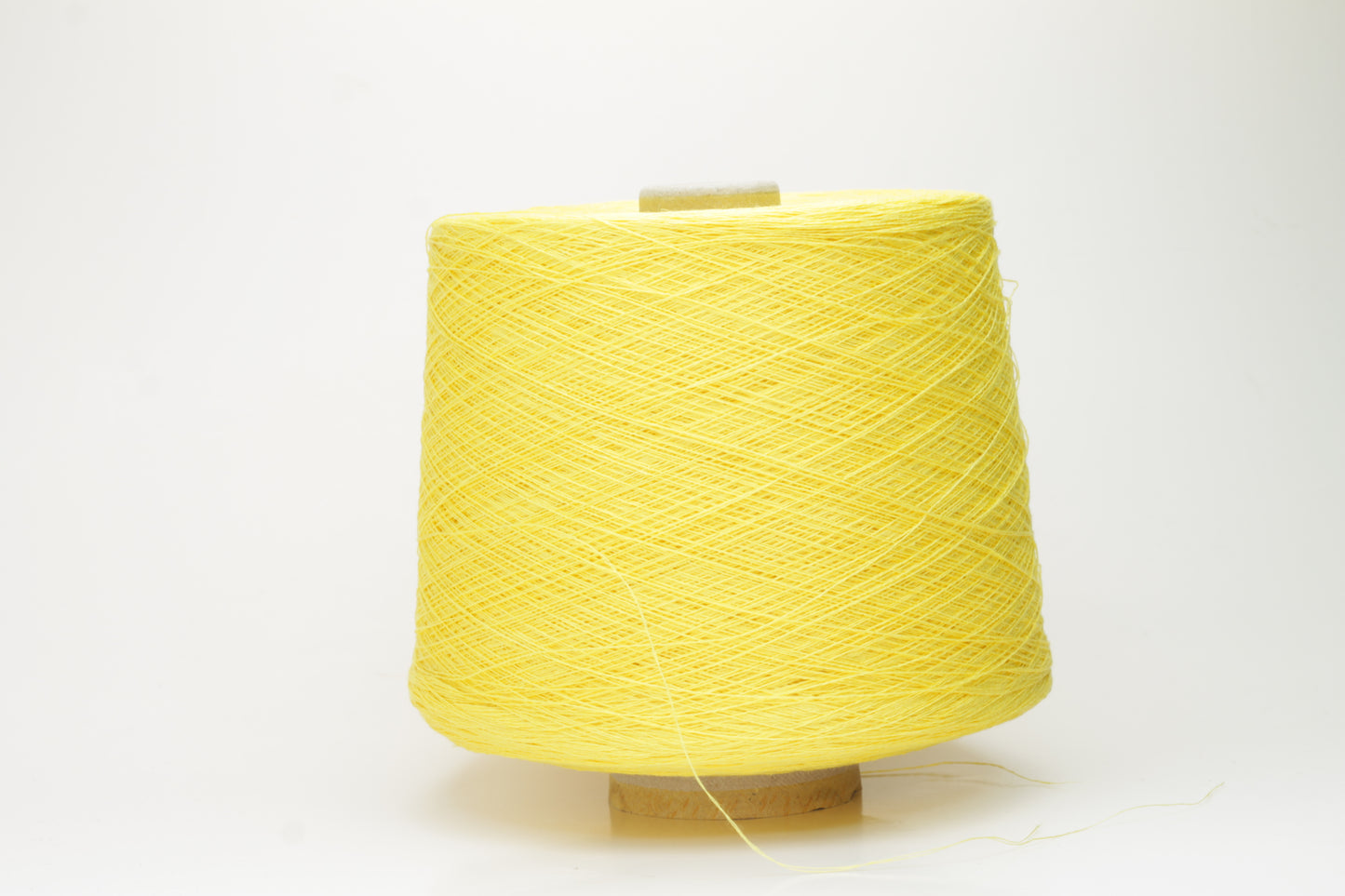 Lino yarn 100%, Nm 2/26, Loro Piana yarn on Cone, Color Yellow. Per 100 gr