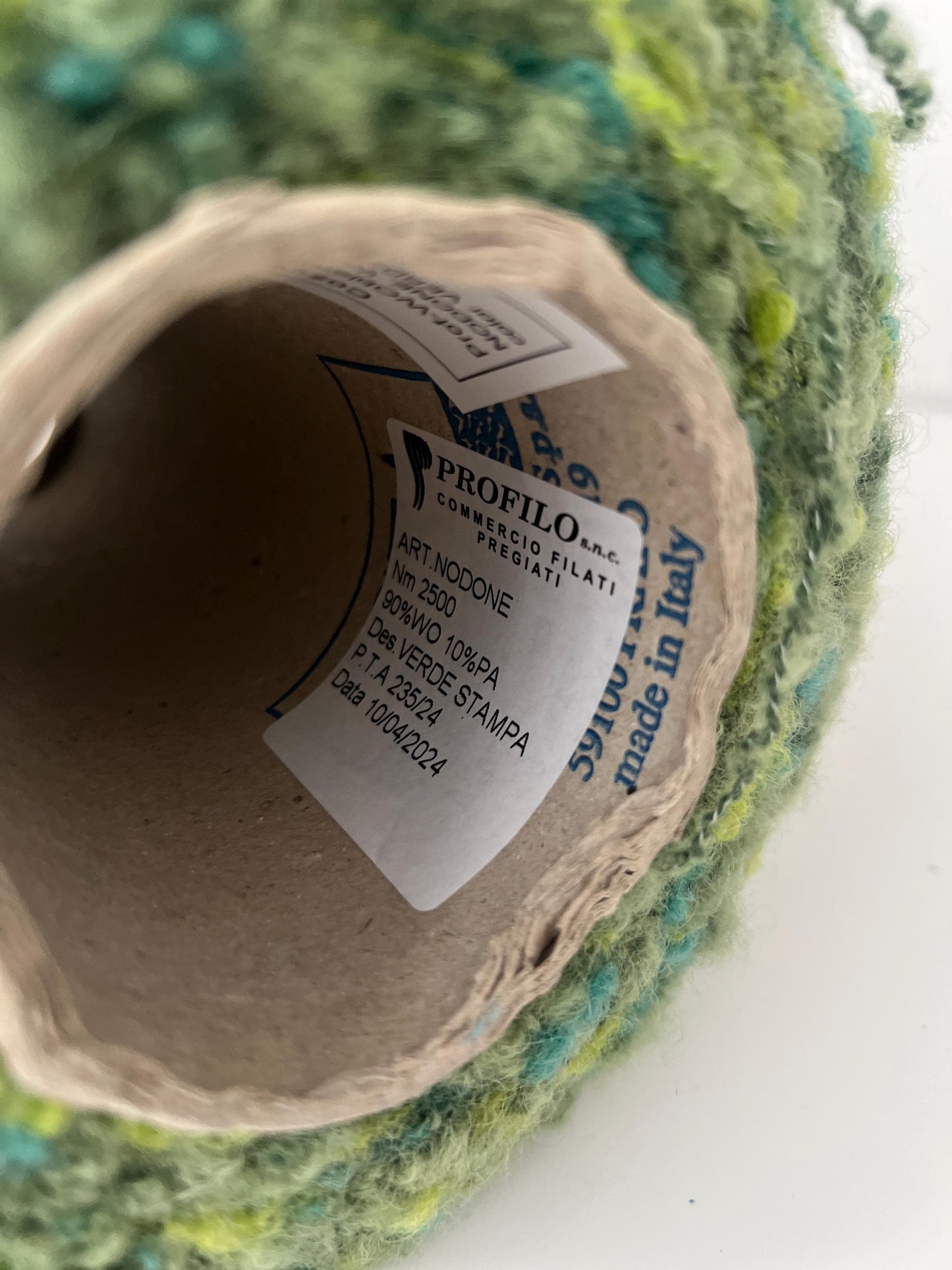 NODONE, Wool 90%, PA 10% Yarn on Cone.Nm 2500, color VERDE.Per 100 gr