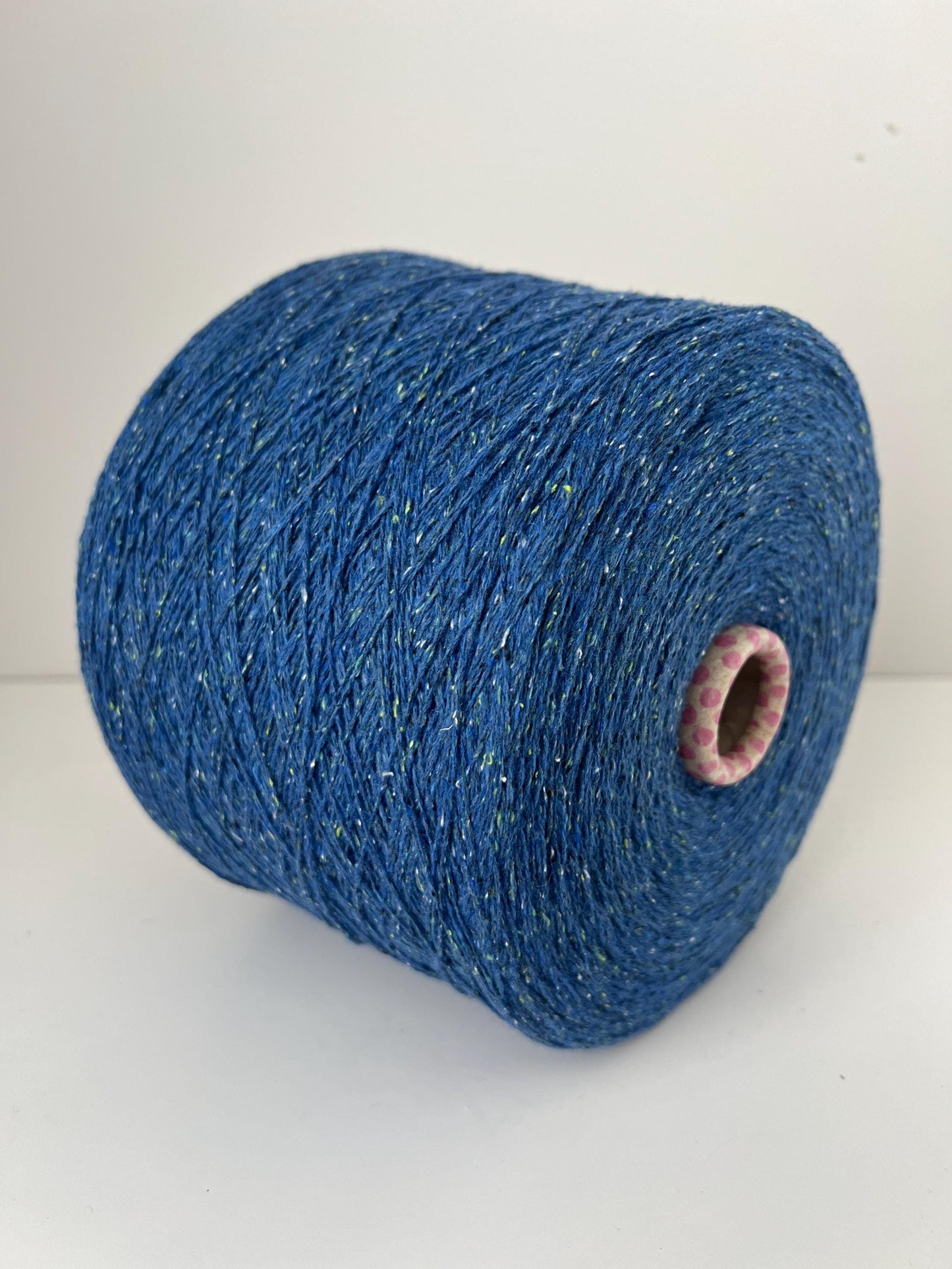 Wool 50%, Silk 25%, VI 10%, PA 10%. Color ROYAL TWEED.Per 100 gr