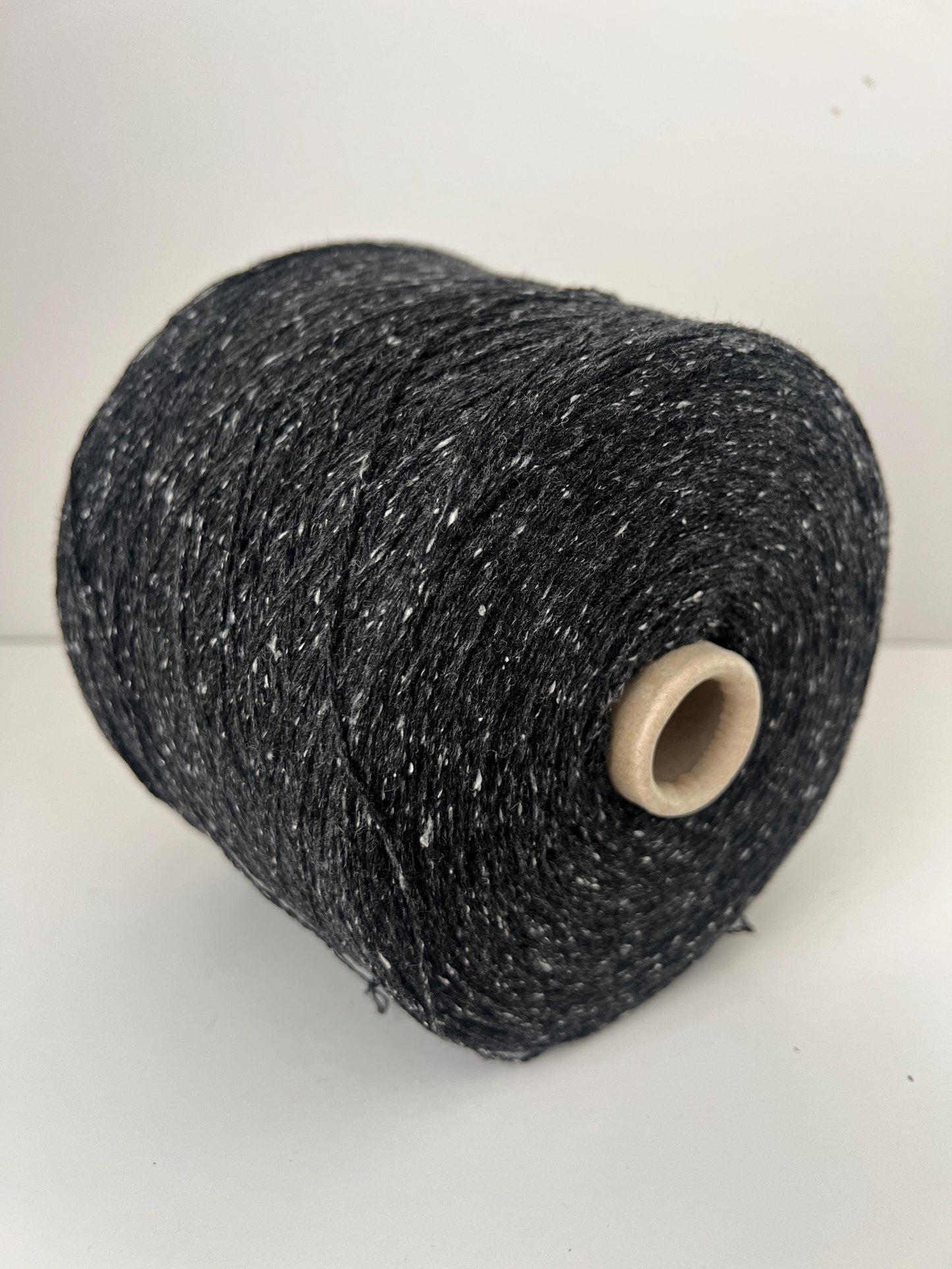 Wool 50%, Silk 25%, VI 10%, PA 10%. color ANTRAC TWEED.Per 100 gr