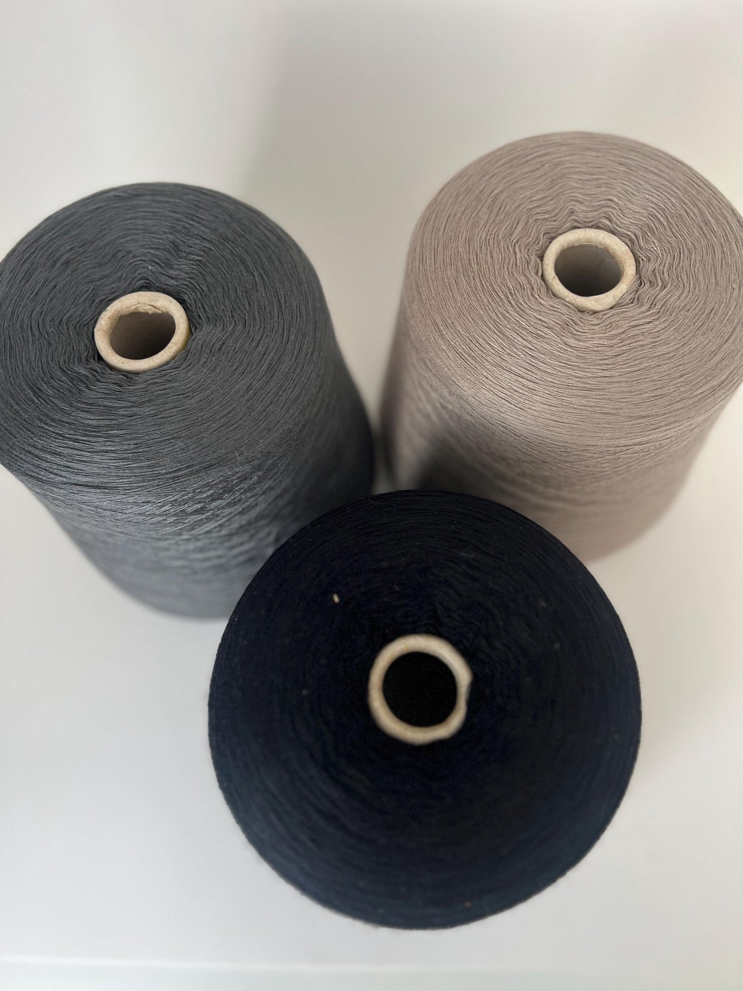 Loro Piana 100% Merino Yarn – Wish Gray Lace Cone Yarn. per 100 gr