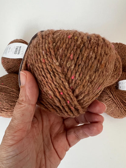 Brown, 60% Merino wool, 20% Viscose, 25% PA. 50gr. Rico Design