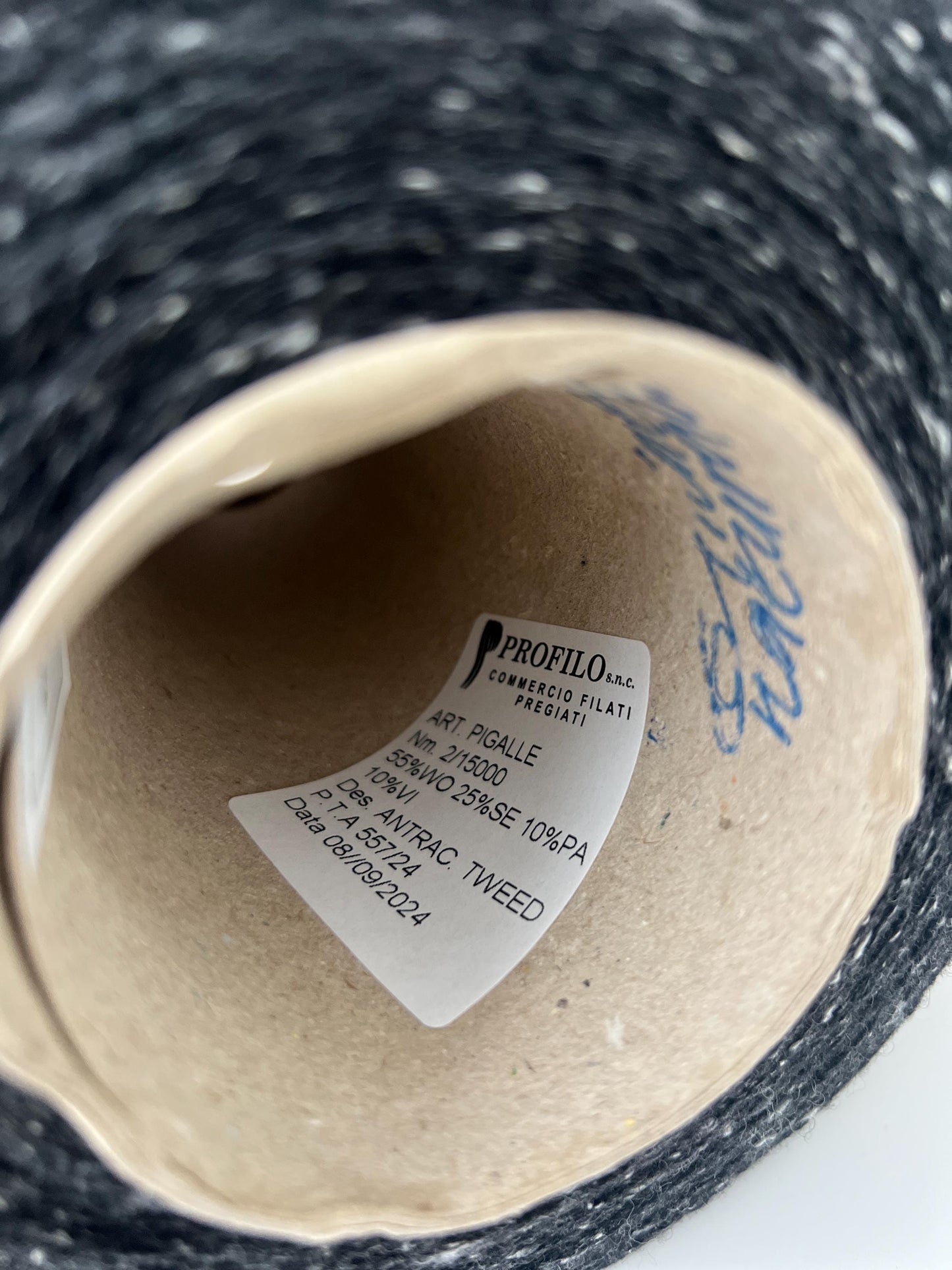 Wool 50%, Silk 25%, VI 10%, PA 10%. color ANTRAC TWEED.Per 100 gr