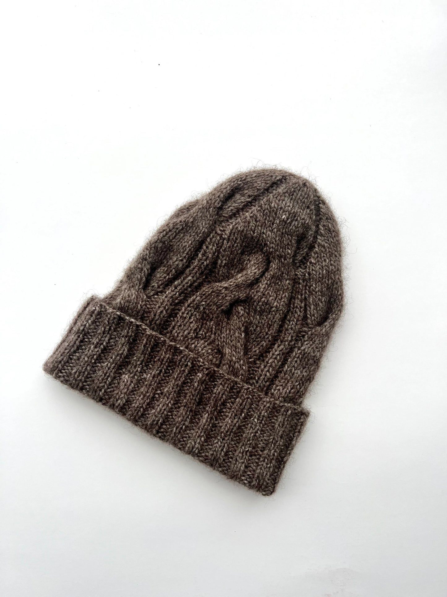 Knitting pattern winter hat, Easy knit pattern cable hat