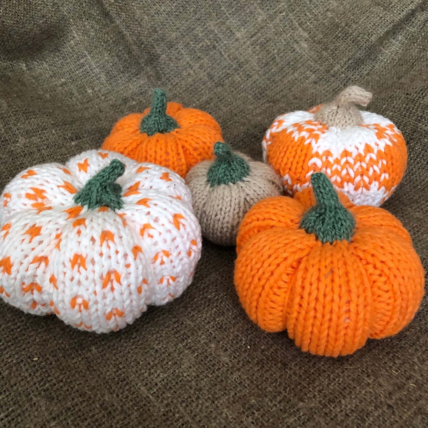 Pumpkin knitting pattern, easy Halloween and Thanksgiving Day decor, bowl fillers