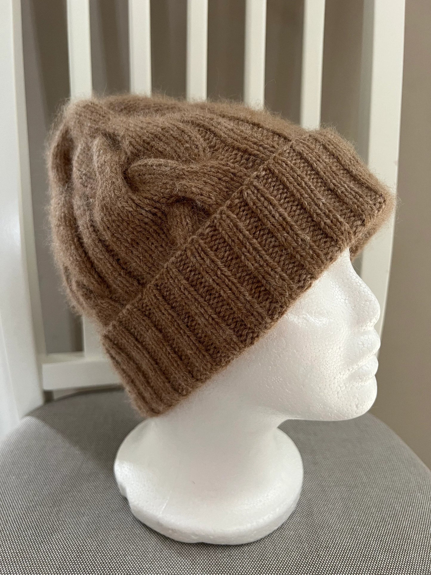 Knitting pattern winter hat, Easy knit pattern cable hat